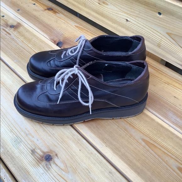 Leather chocolate brown shoe - Picture 4 of 4